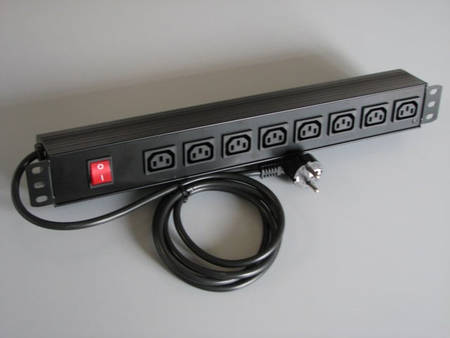 LINK4COM SRLS - LK4PS8VDEI-A 8 prese C13 19 Int lum 10A 230V cavo 2m